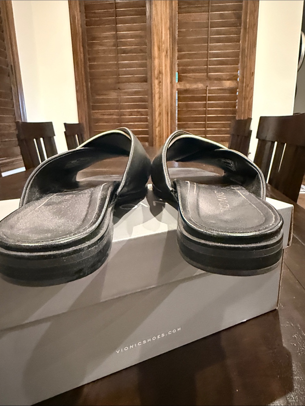 Vionic Black and Cream Crossover Slide Mules - Picture 4 of 6
